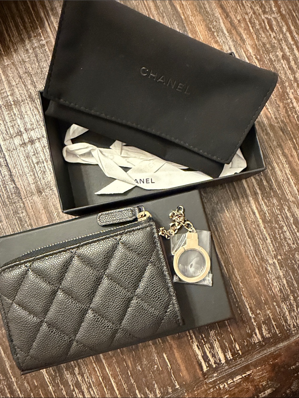 CHANEL Black Cavier Leather Card Case with keyholder - Picture 6 of 7